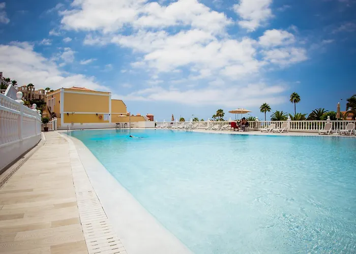 El Duque Ocean View * 阿德耶