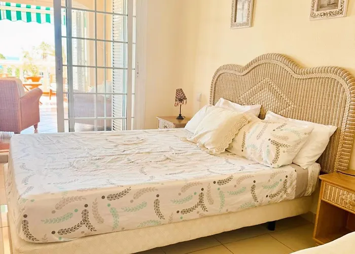 El Duque Ocean View * 阿德耶